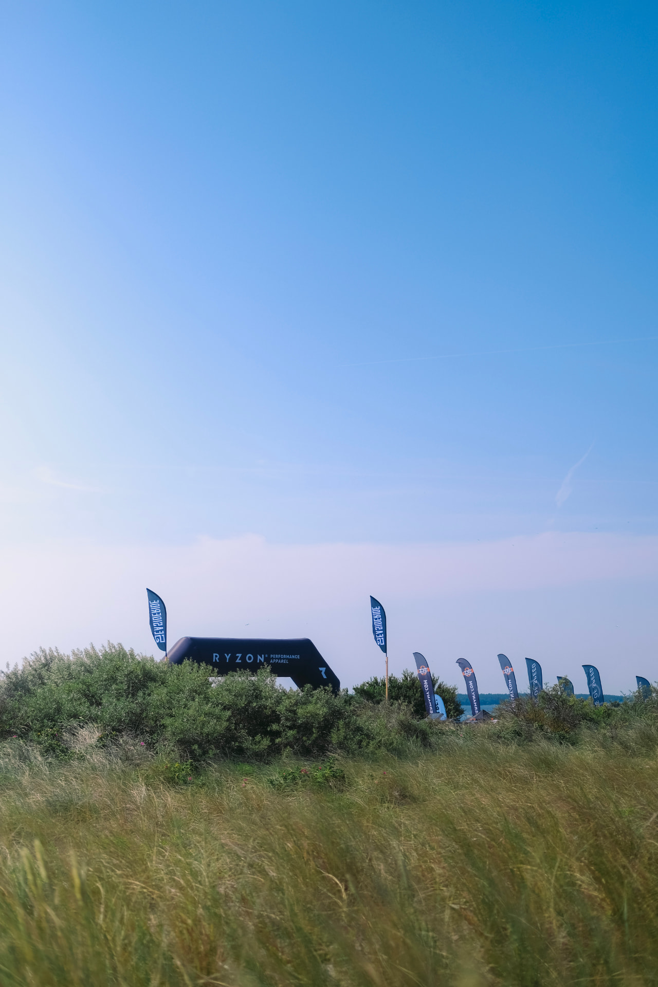 Seaside Ride Event-Bogen in den Dünen